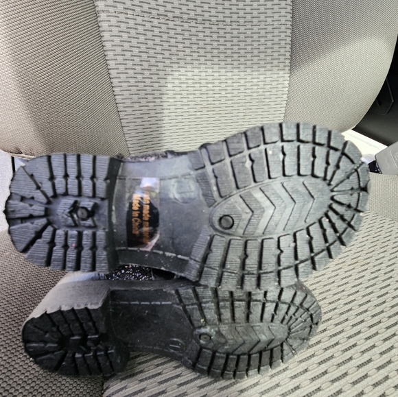 Girl's black boot with glitter accents - Picture 4 of 5